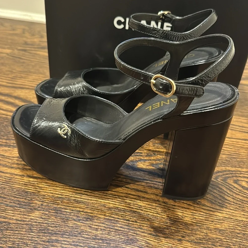 Chanel 24A Black Platform Sandals Sz 40 - Picture 2 of 6